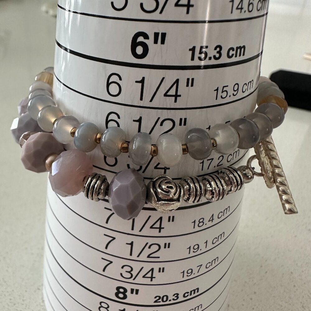 2 Lavender Glass and Acrylic Beaded Bracelets - Picture 2 of 6
